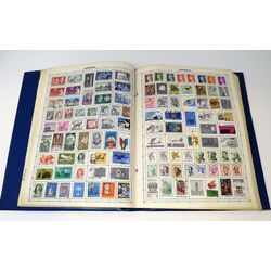 collection of 3900 worldwide stamps