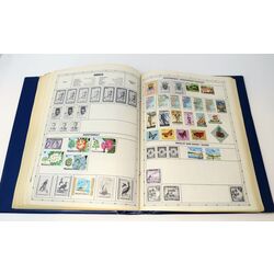 collection of 3900 worldwide stamps